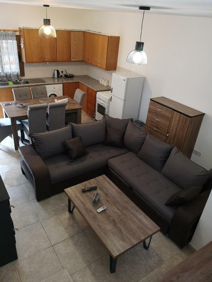 Aprosmeno Jacuzzi House 1 Αγρός